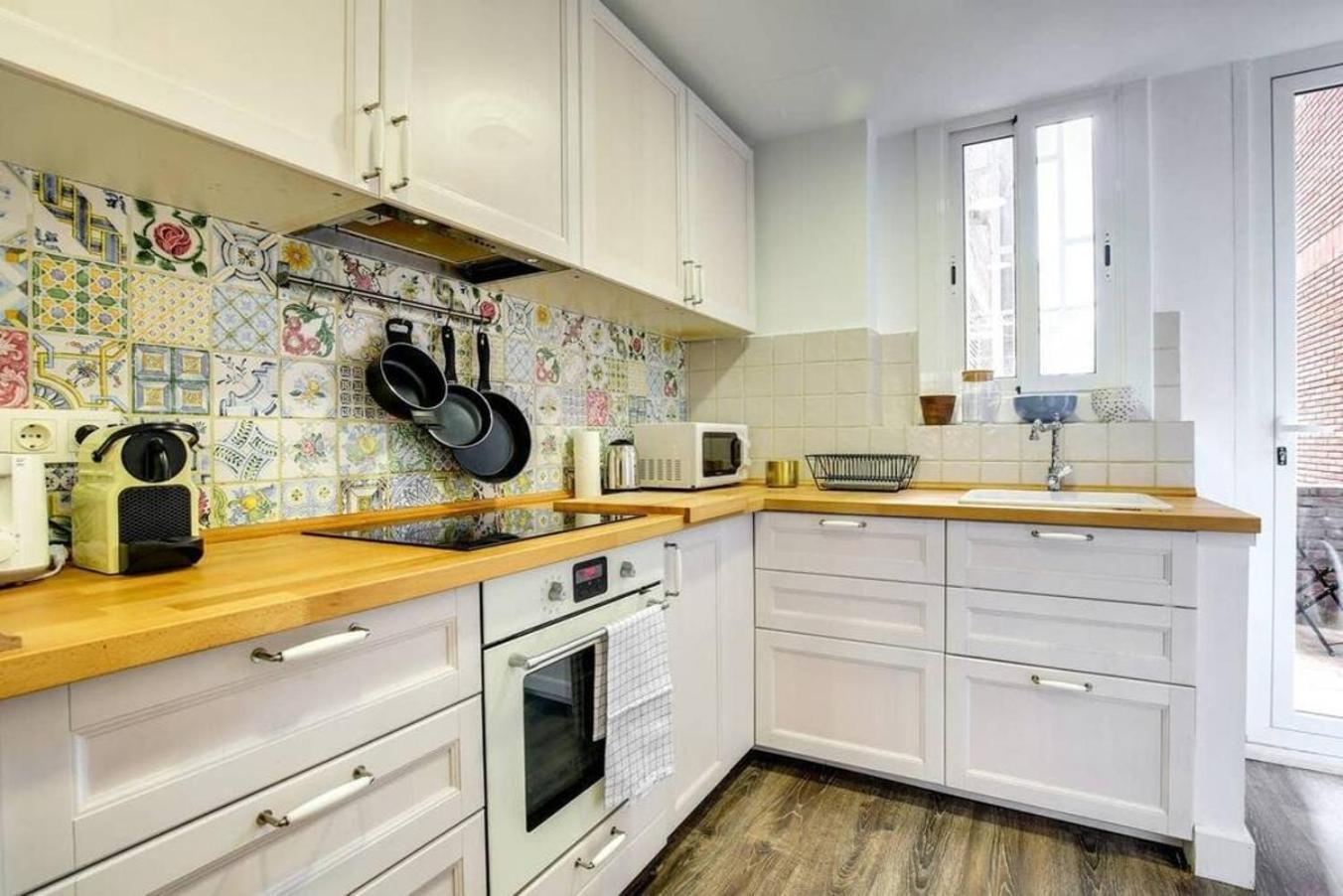 Colorful With Cozy Terrace In Gracia Appartement Barcelona Buitenkant foto