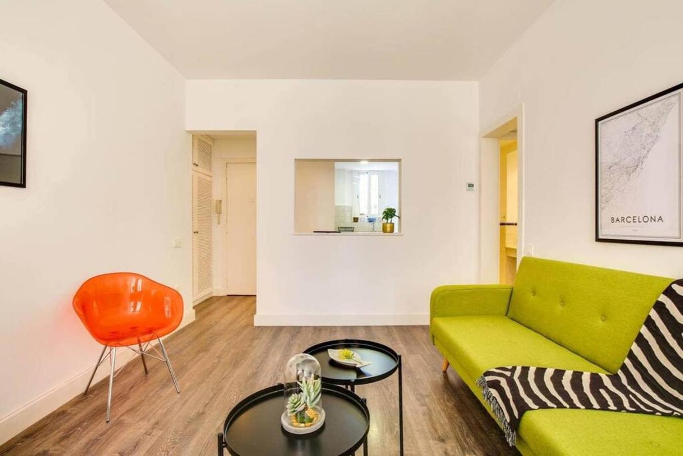 Colorful With Cozy Terrace In Gracia Appartement Barcelona Buitenkant foto