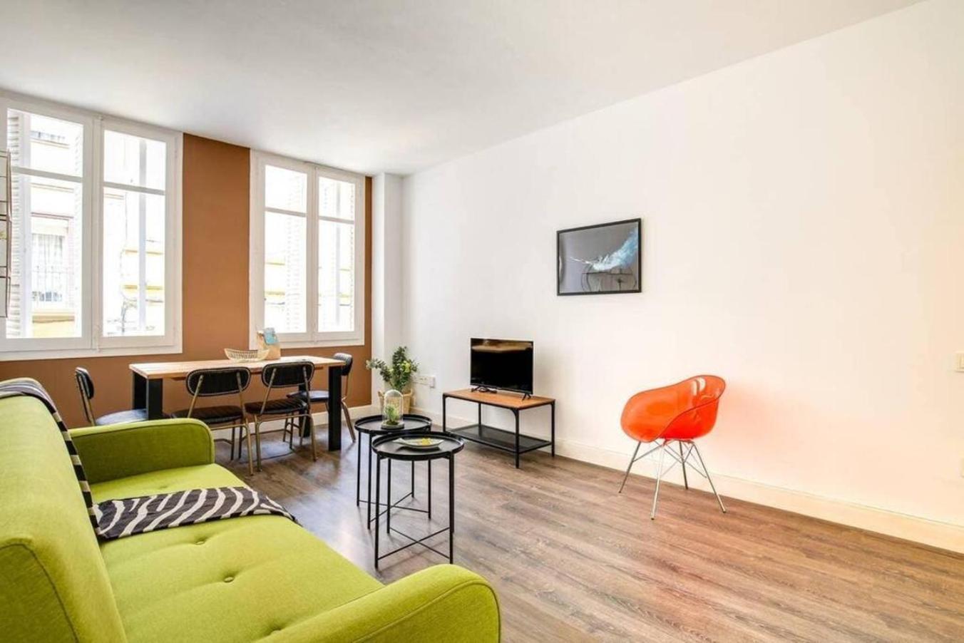Colorful With Cozy Terrace In Gracia Appartement Barcelona Buitenkant foto